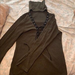 Turtle neck open checks lace up green shirt